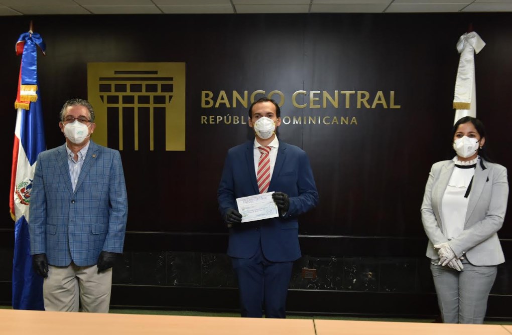 Voluntariado Bancentraliano dona RD$ 2 millones a la Procuraduría General de la República