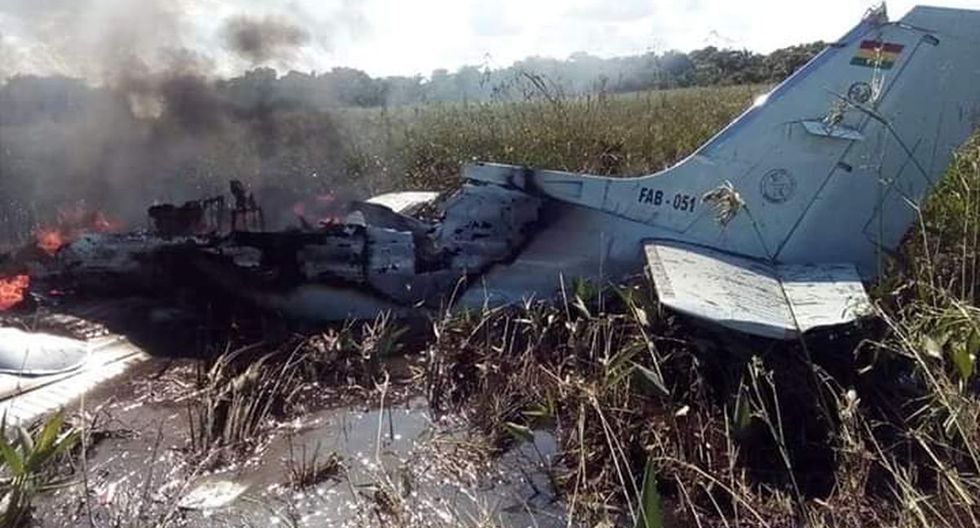 Mueren cuatro españoles en un accidente aéreo en Bolivia .