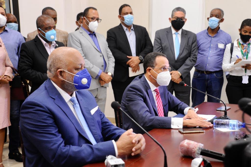 El doctor Roberto Fulcar asegura que la educación cambiará en República Dominicana
