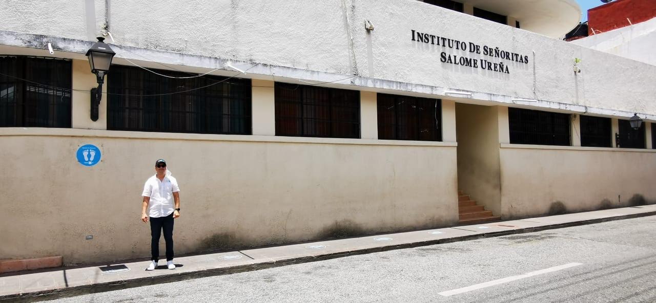 Movimiento de jóvenes Hazlo x Ti  dona huellas de distanciamiento para centros de votación