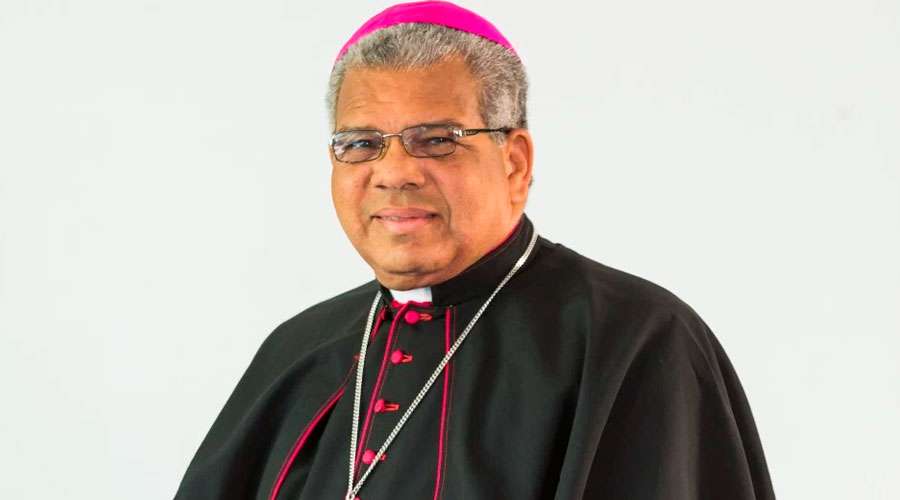 Arzobispo-Gran Canciller Monseñor Francisco Ozoria y el Rector de la UCSD Monseñor Ramón Benito Ángeles hacen un llamado