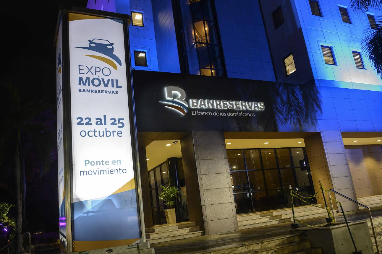 Banreservas anuncia financiará vehículos  híbridos y eléctricos en Expomóvil 2020