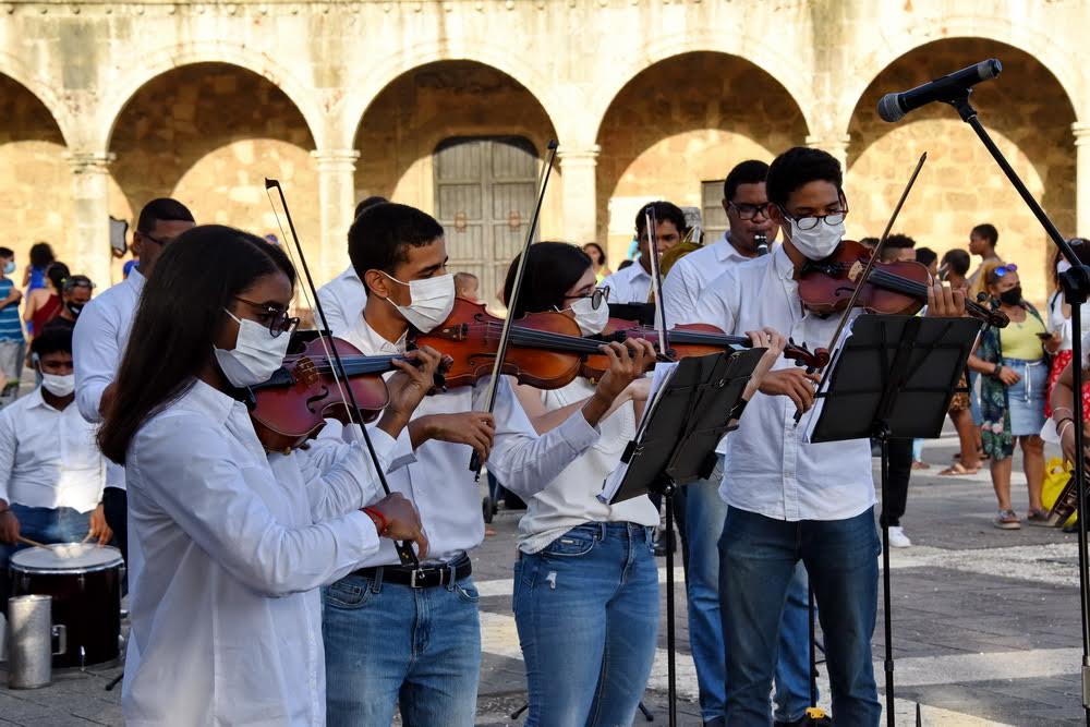 Sinfonía Callejera lleva música y alegría al parque Mirador Sur y a la Plaza España