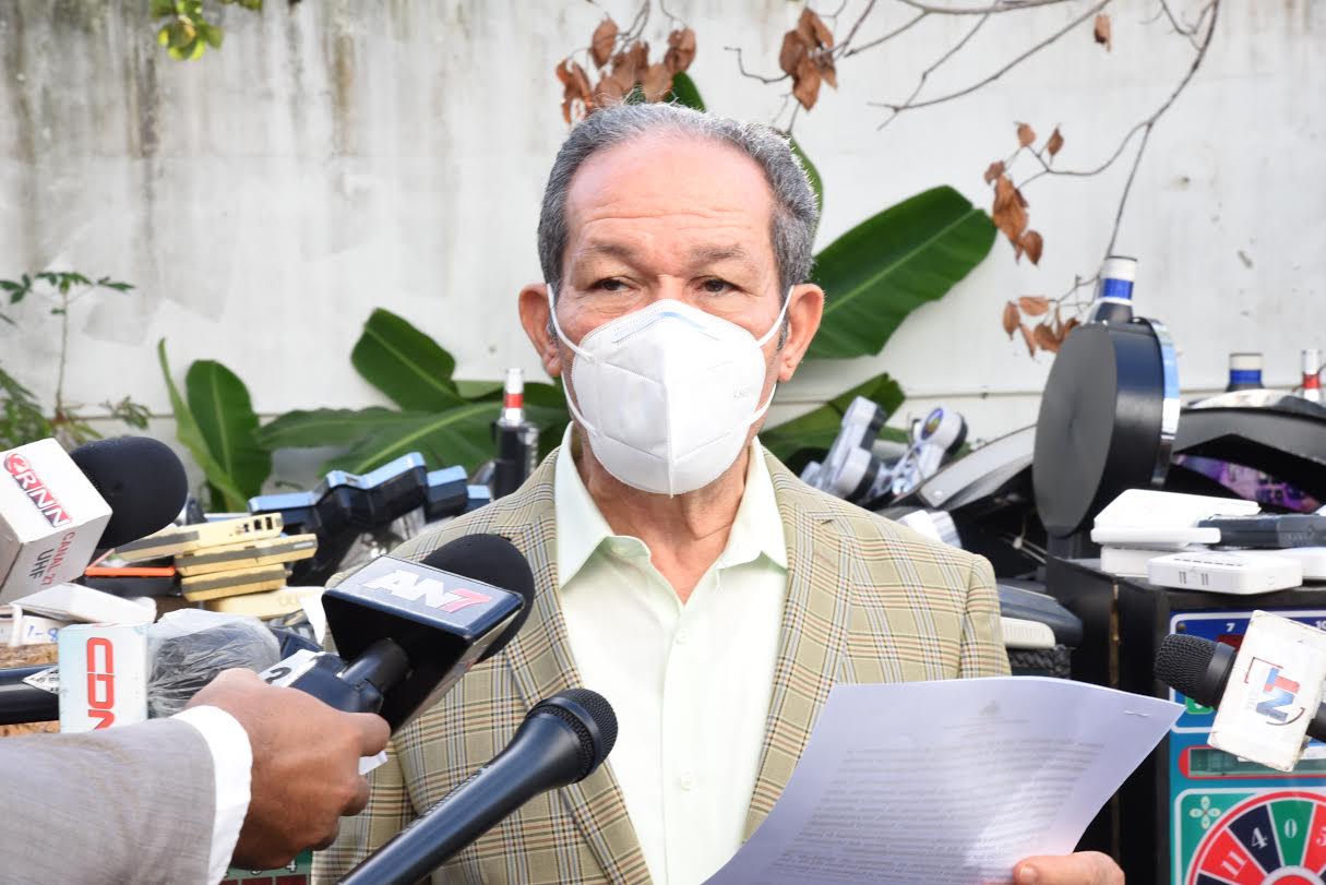 Ministerio de Hacienda destruye máquinas tragamonedas