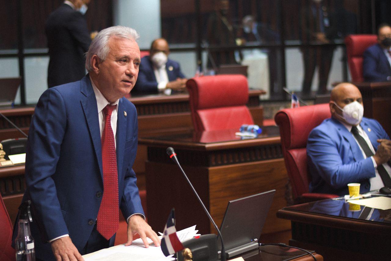 Senador Antonio  Guzmán propone unidad nacional contra matrimonio infantil