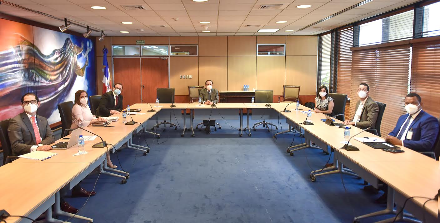 Gobernador BCRD y directora Pro Dominicana valoran estadísticas de exportación e inversión extranjera