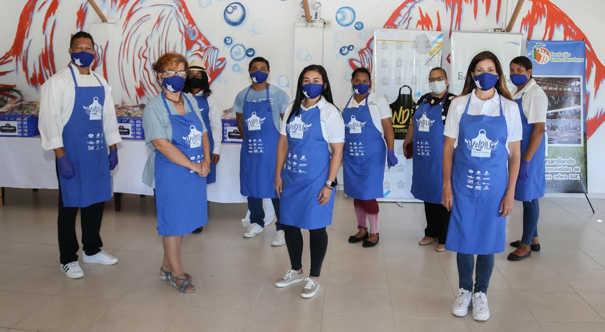 Mandiles de Esperanza impacta a 400 familias en Barahona