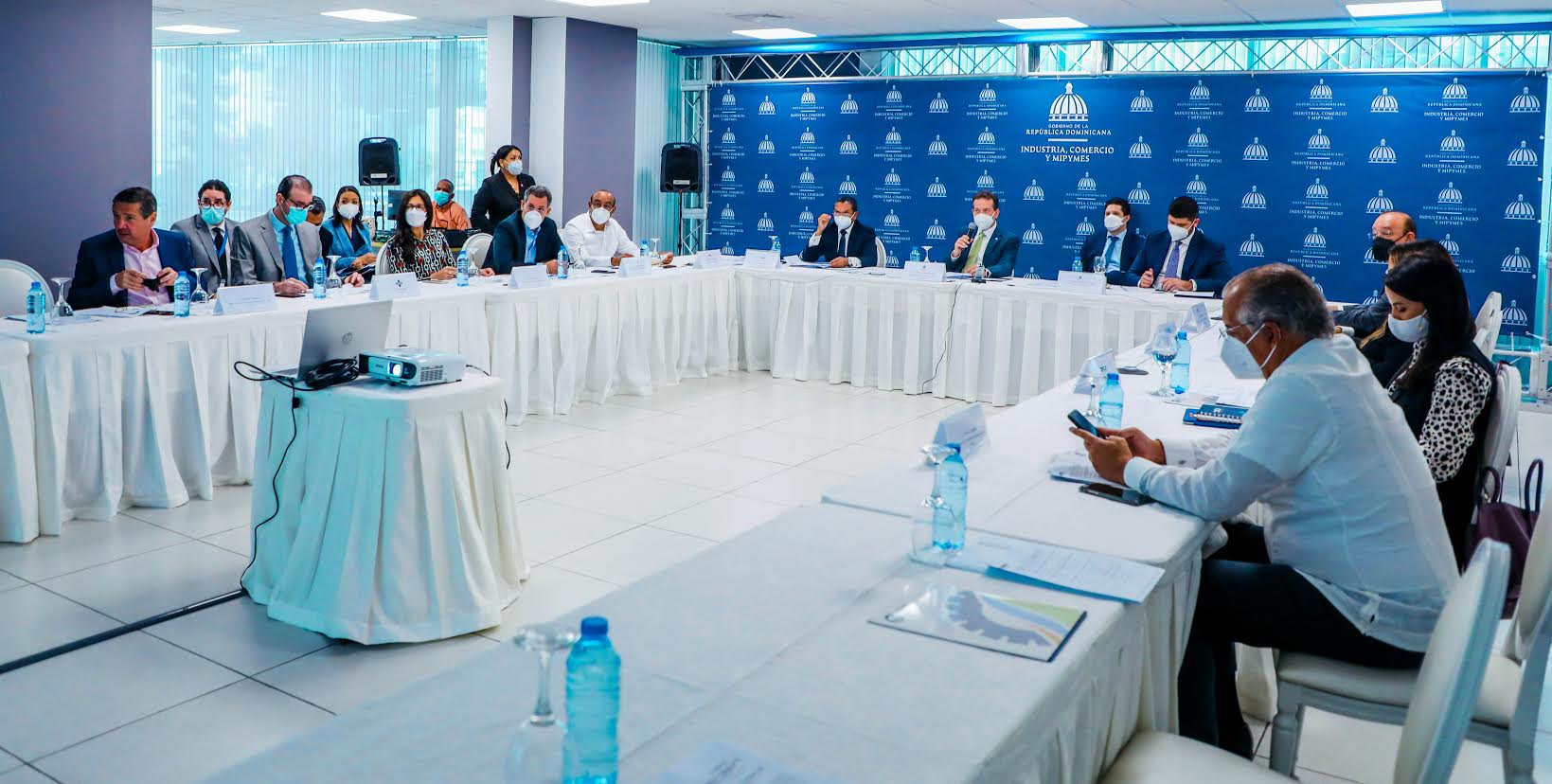 Industria y Comercio  anuncia la instalación de nueve empresas que generarán empleos directos