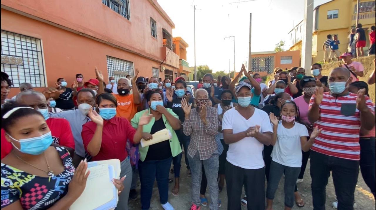 Moradores de La Javilla Cruz Grande de Villa Mella reclaman se reconozca la compras de terrenos