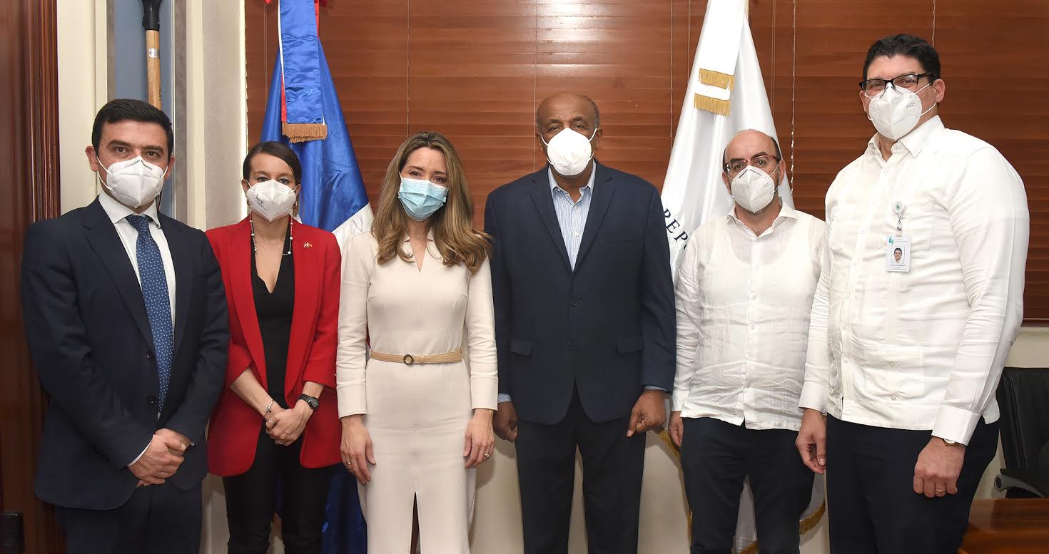 Secretaria de Comercio de España visita ministro de Energía y Minas