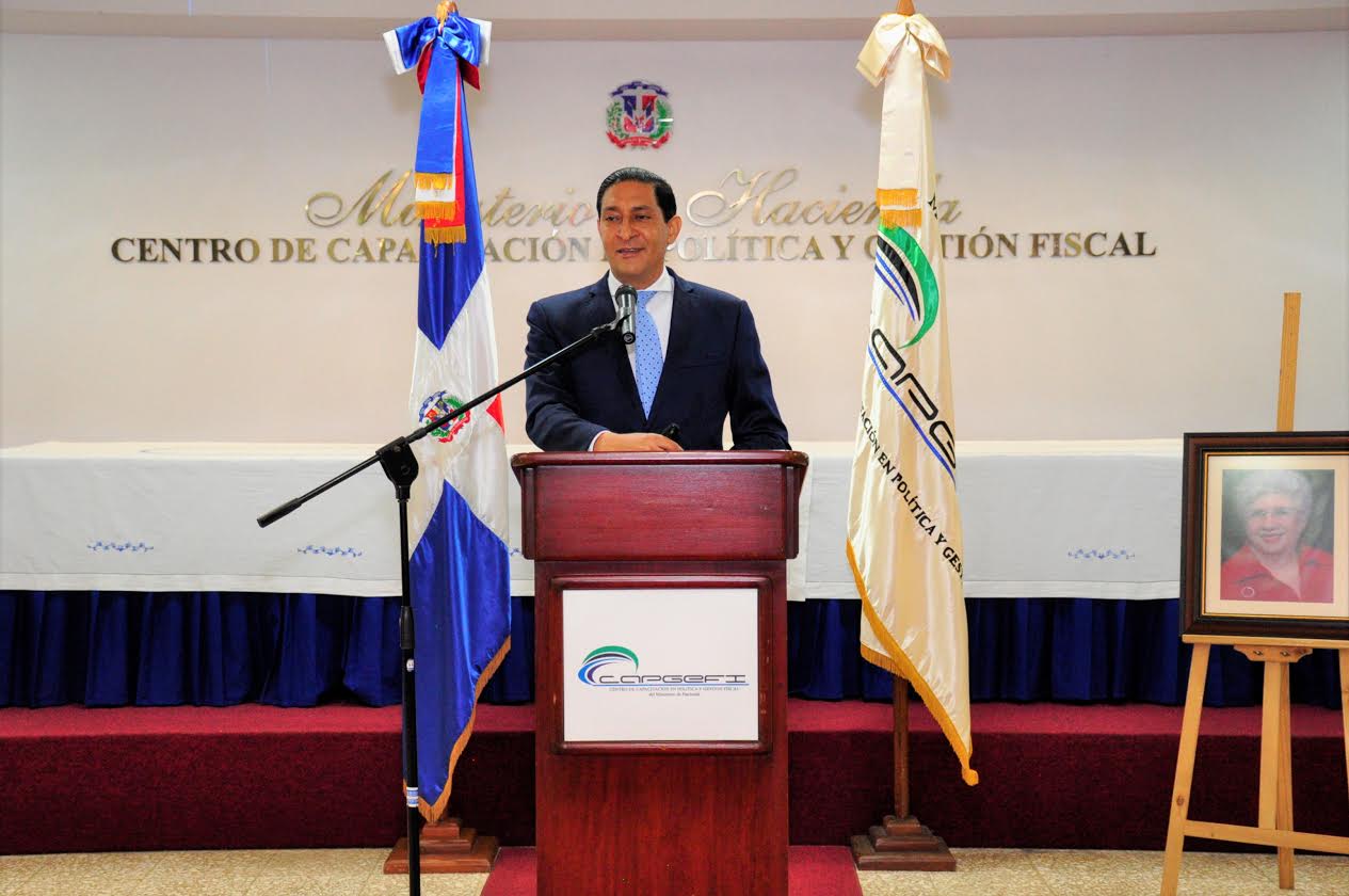 CAPGEFI inaugura cátedra académica en honor a Yvelisse Prats Ramírez