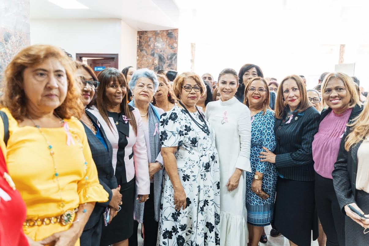 Concejo de Regidores del Distrito Nacional reconoce a heroínas de la cotidianidad en el Día de la Mujer￼